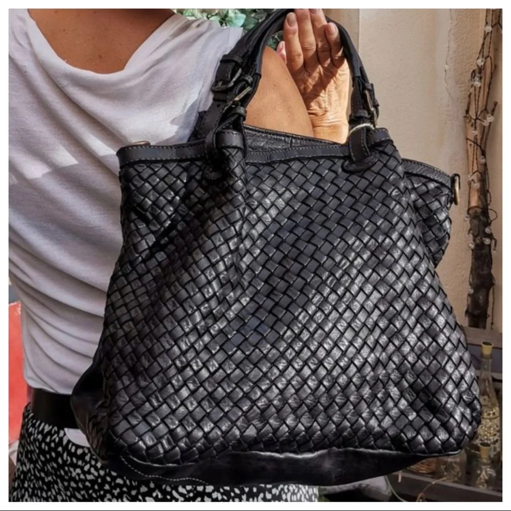 Made in Italy Designer Soft Distress Leather Braided Bag in a rich Brown - Picture 8 of 10